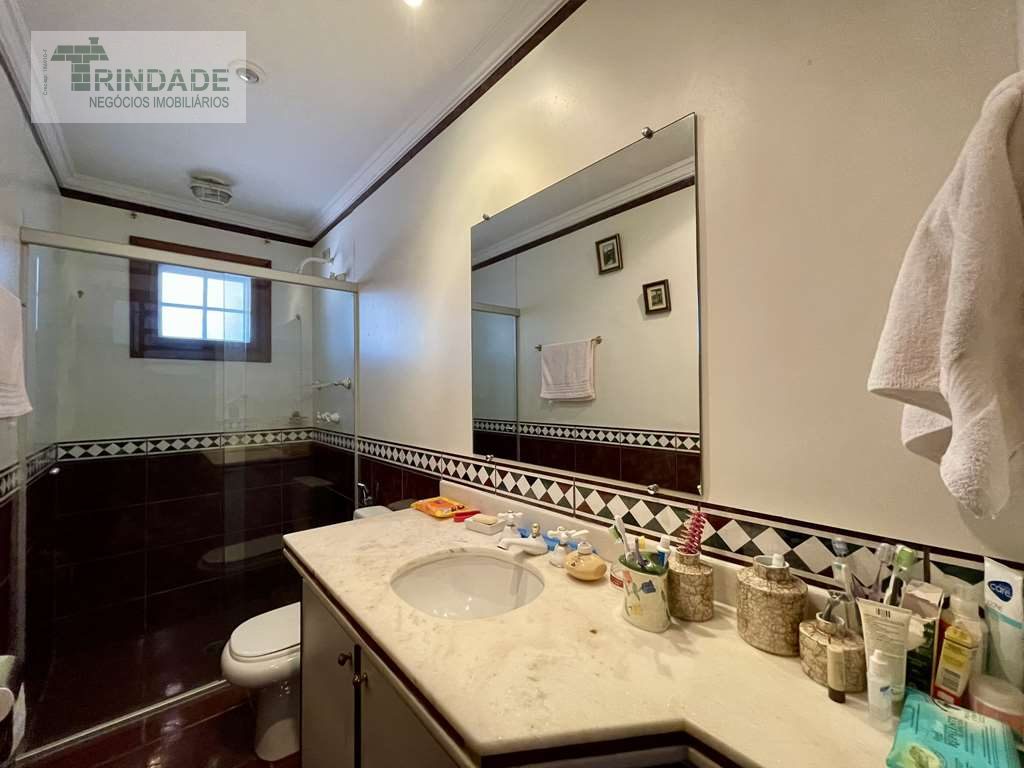 2 CASAS no mesmo lote, 6 dormitórios/5 suítes na Granja Viana, foto 14 de 59