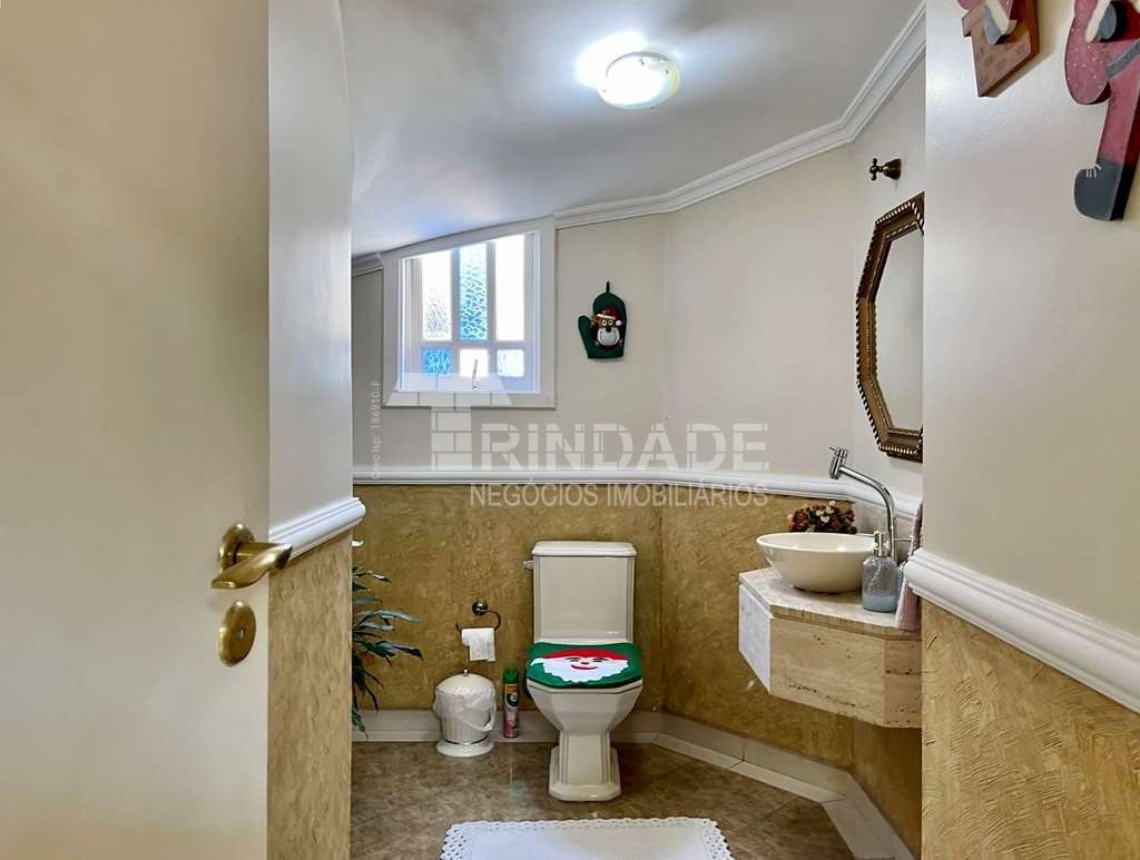 Linda casa com 4 suítes na Granja Viana, foto 13 de 49