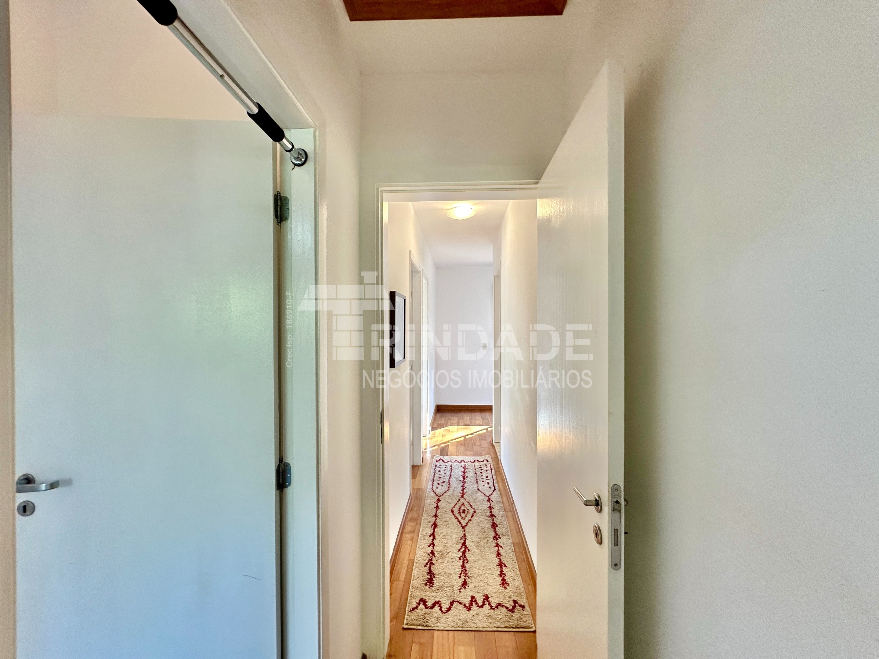 Casa Impecável na Granja Viana com 4 dormitórios / sendo 2 suítes, foto 42 de 51