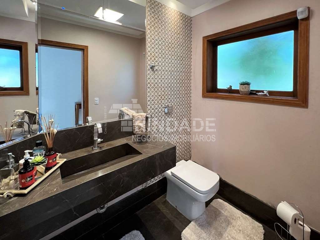 Casa impecável com 4 dormitórios / 3 suítes na Granja Viana, foto 5 de 48