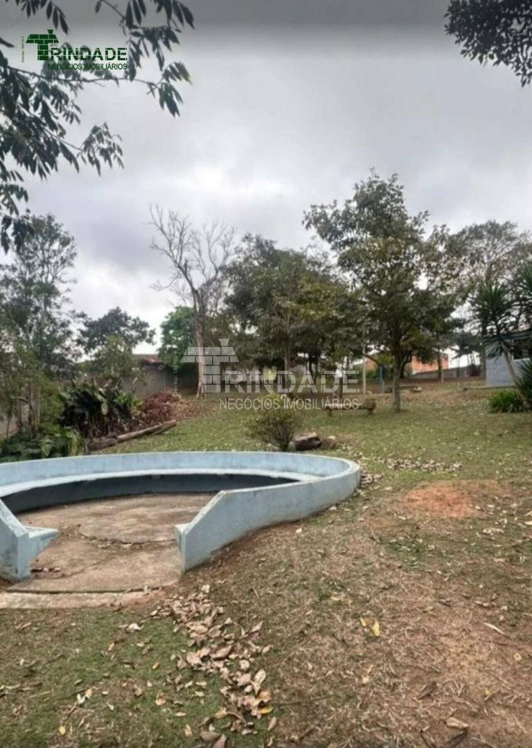 Casa com 3 dormitórios, 141 m², foto 24 de 25