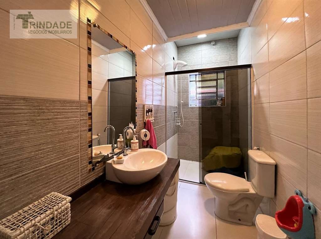 2 casas independentes, porém interligadas! Total de 5 dormitórios / 3 suítes na Granja Viana, foto 43 de 47