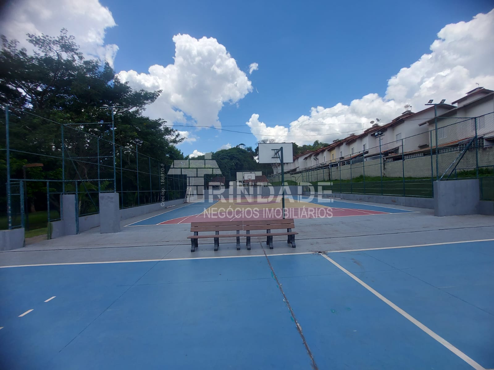Linda Casa com 3 dormitórios / 1 suíte na Granja Viana, foto 41 de 48