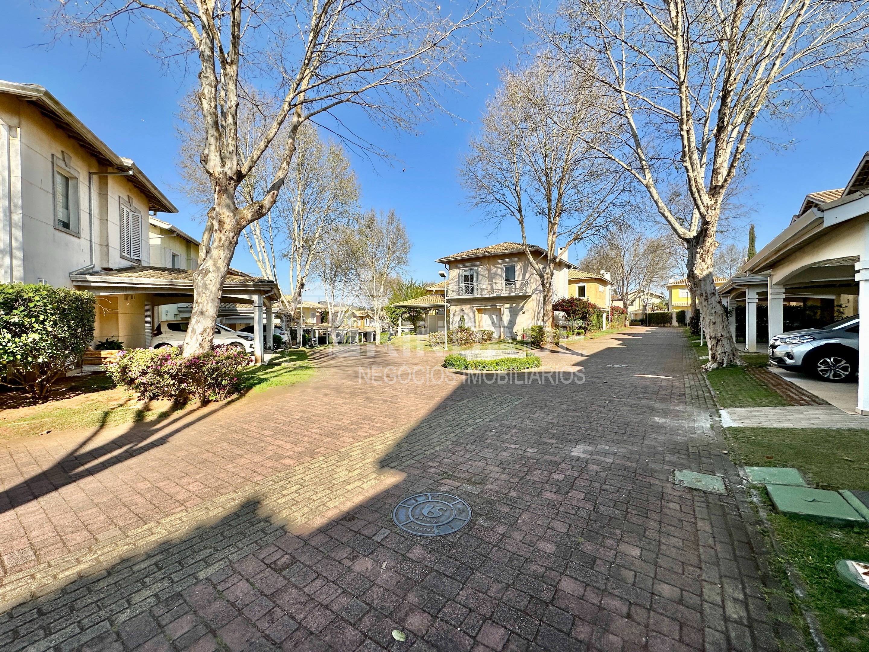 Casa Impecável na Granja Viana com 4 dormitórios / sendo 2 suítes, foto 21 de 51
