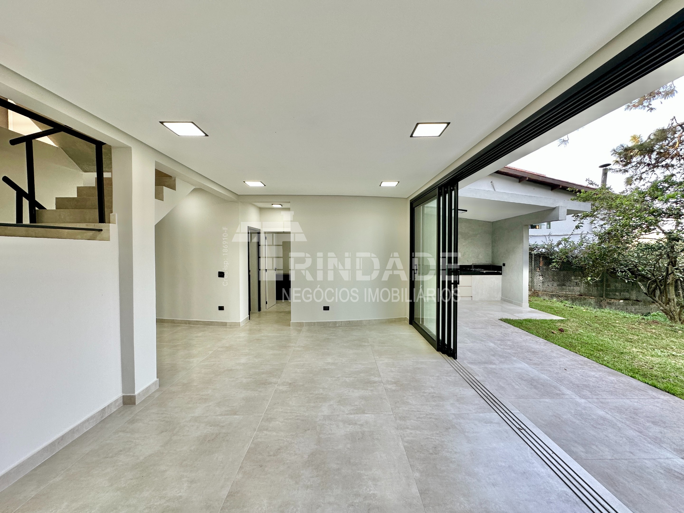 Casa moderna com 3 suítes na Granja Viana, foto 28 de 44