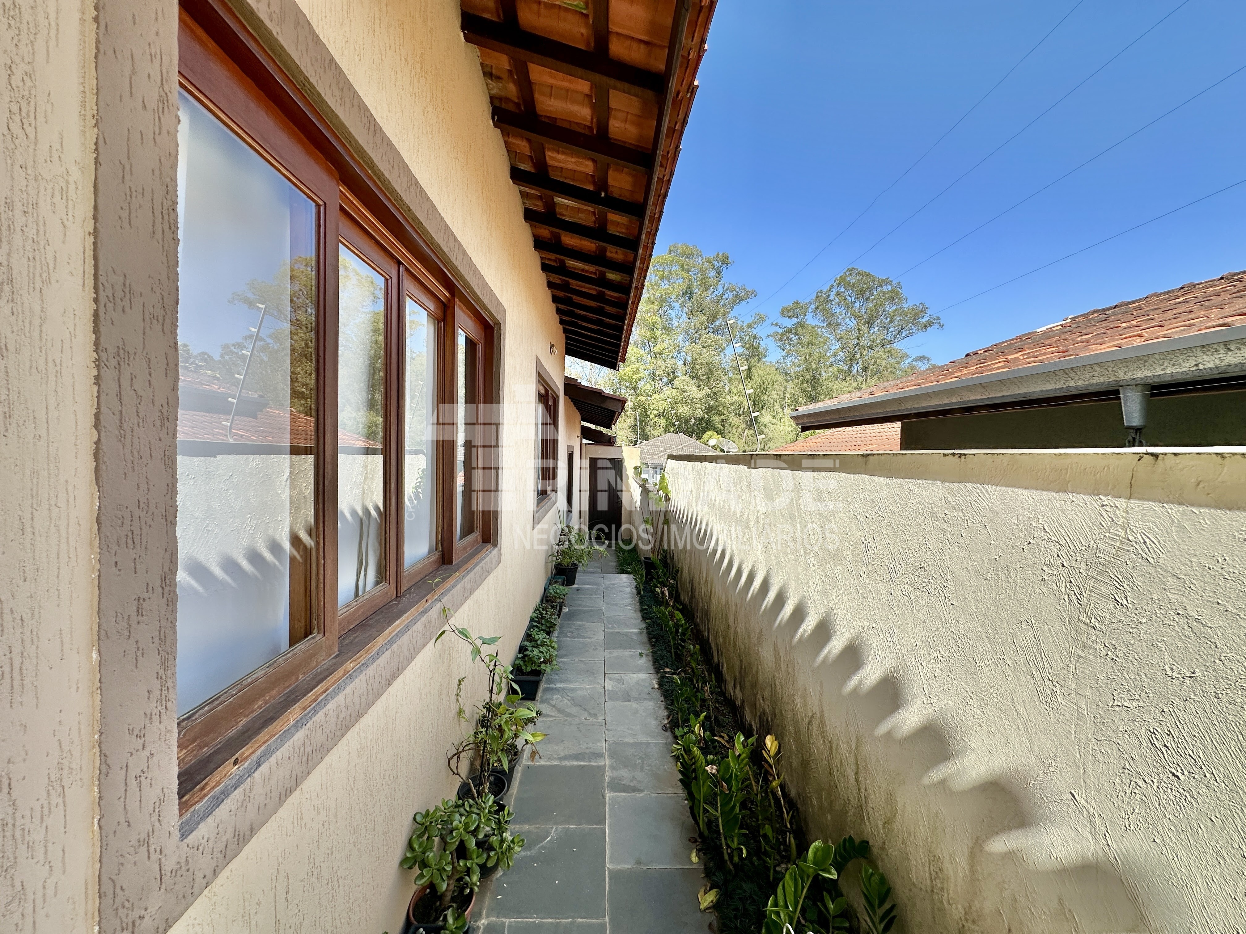 Casa com 3 dormitórios (sendo 1 suíte), lareira, piscina e gourmet, foto 19 de 46