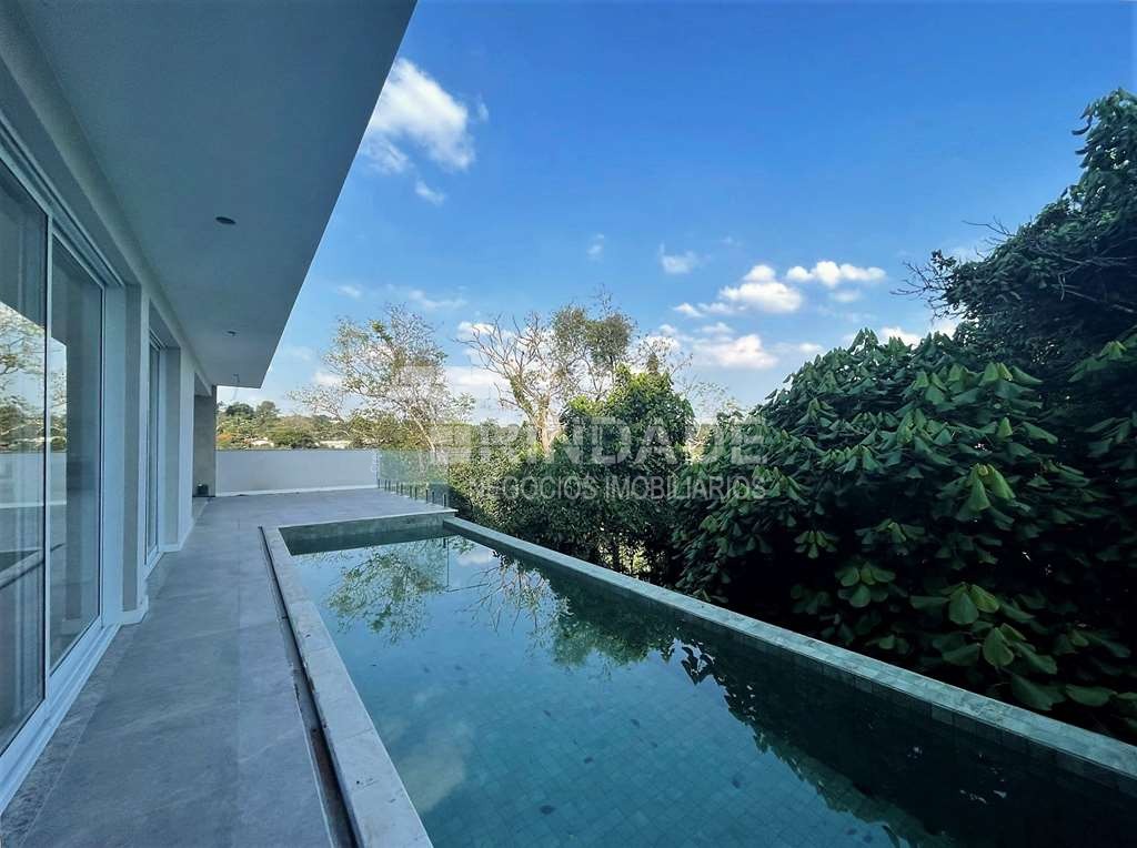 Casa zero km moderna com 4 suítes na Granja Viana, foto 28 de 47