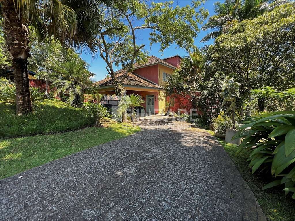 Casa com 5 dormitórios / 2suítes - Rústica e gourmet na Granja Viana, foto 6 de 65