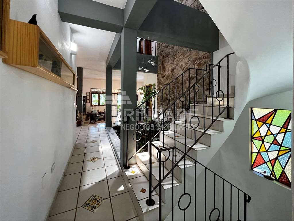 Casa com 5 dormitórios / 2suítes - Rústica e gourmet na Granja Viana, foto 11 de 65