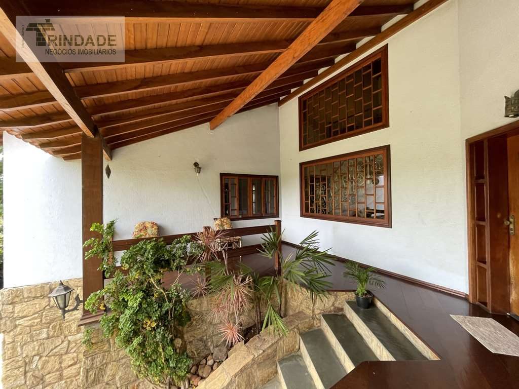 Casa confortável com 6 dormitórios / 1 suíte na Granja Viana, foto 5 de 48