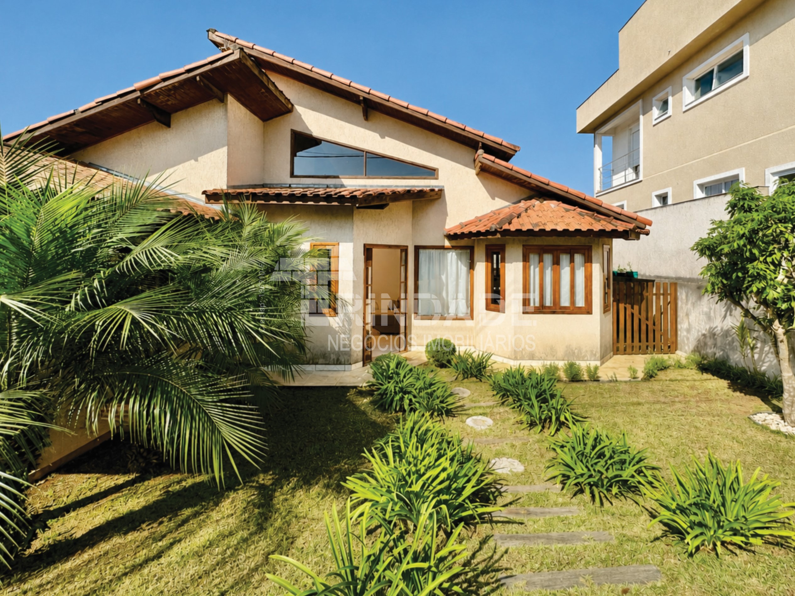 Casa Térrea Impecável com 3 dormitórios / 1 suíte, foto 5 de 47