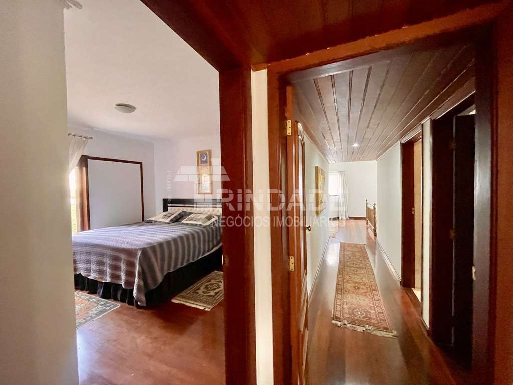 Ótima casa com 4 suítes na Granja Viana, foto 32 de 52
