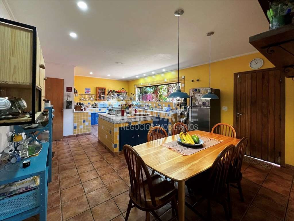 Casa com 5 dormitórios / 2suítes - Rústica e gourmet na Granja Viana, foto 28 de 65