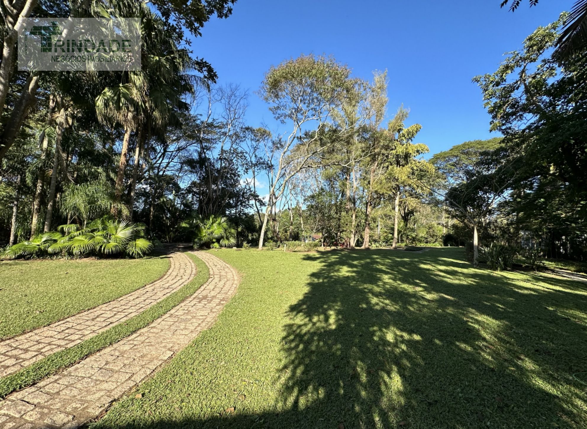 Casa em terreno de 10.490m² - Ideal para morar ou investir na Granja Viana, foto 3 de 48