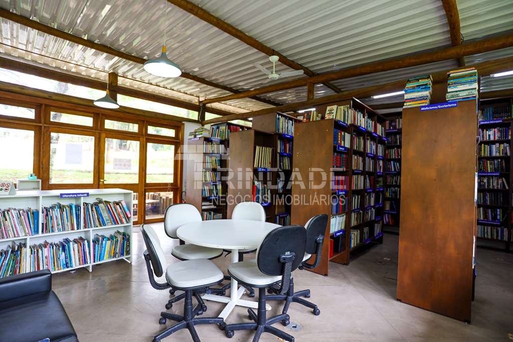 Casa com 4 dormitórios na Granja Viana / 322m², foto 4 de 52