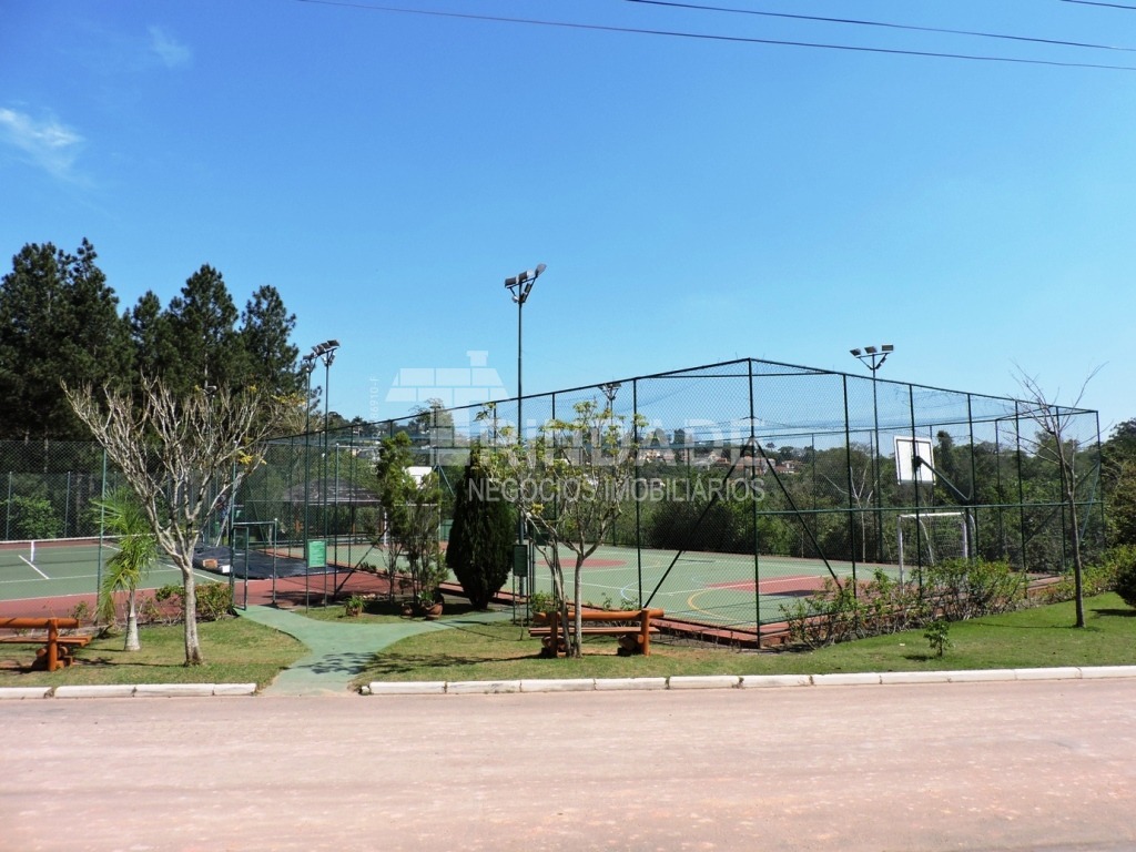 Casa ampla com 5 dormitórios / 4 suítes (1 no térreo) na Granja Viana, foto 46 de 47