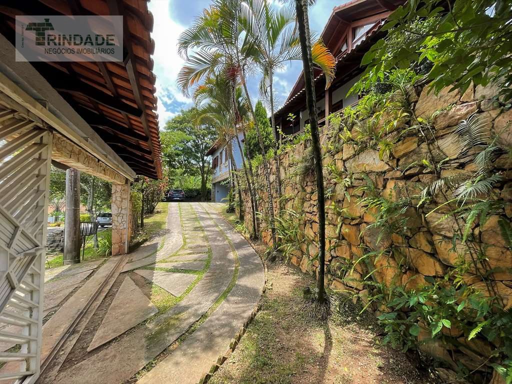 Casa confortável com 6 dormitórios / 1 suíte na Granja Viana, foto 3 de 48