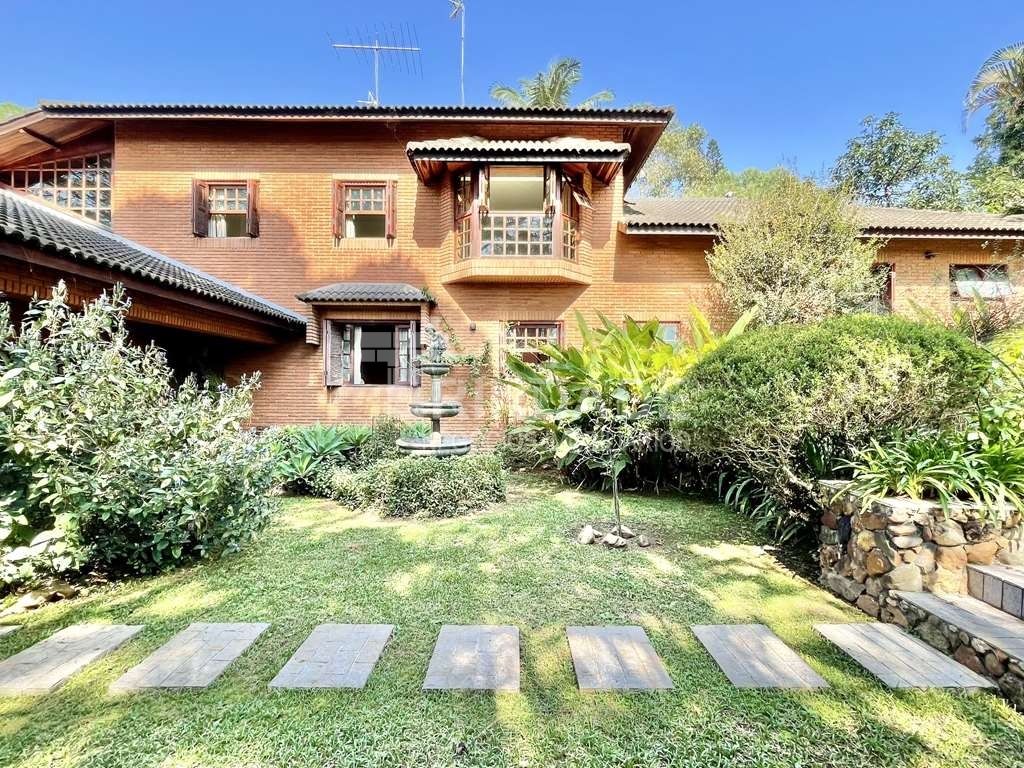 Linda casa com 5 suítes no miolo da Granja Viana, foto 43 de 53