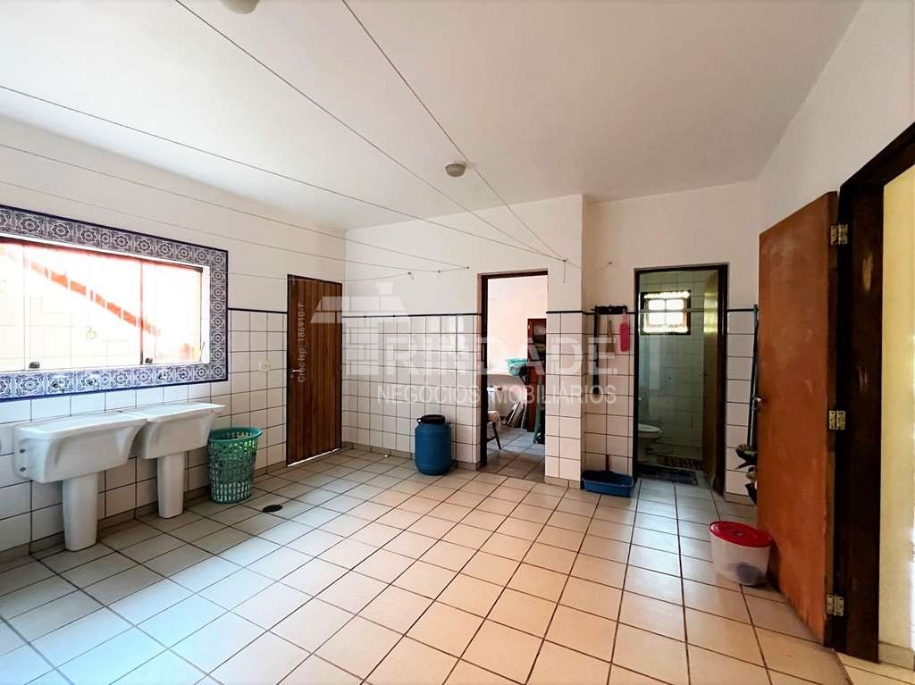 Casa com 5 dormitórios / 2suítes - Rústica e gourmet na Granja Viana, foto 63 de 65