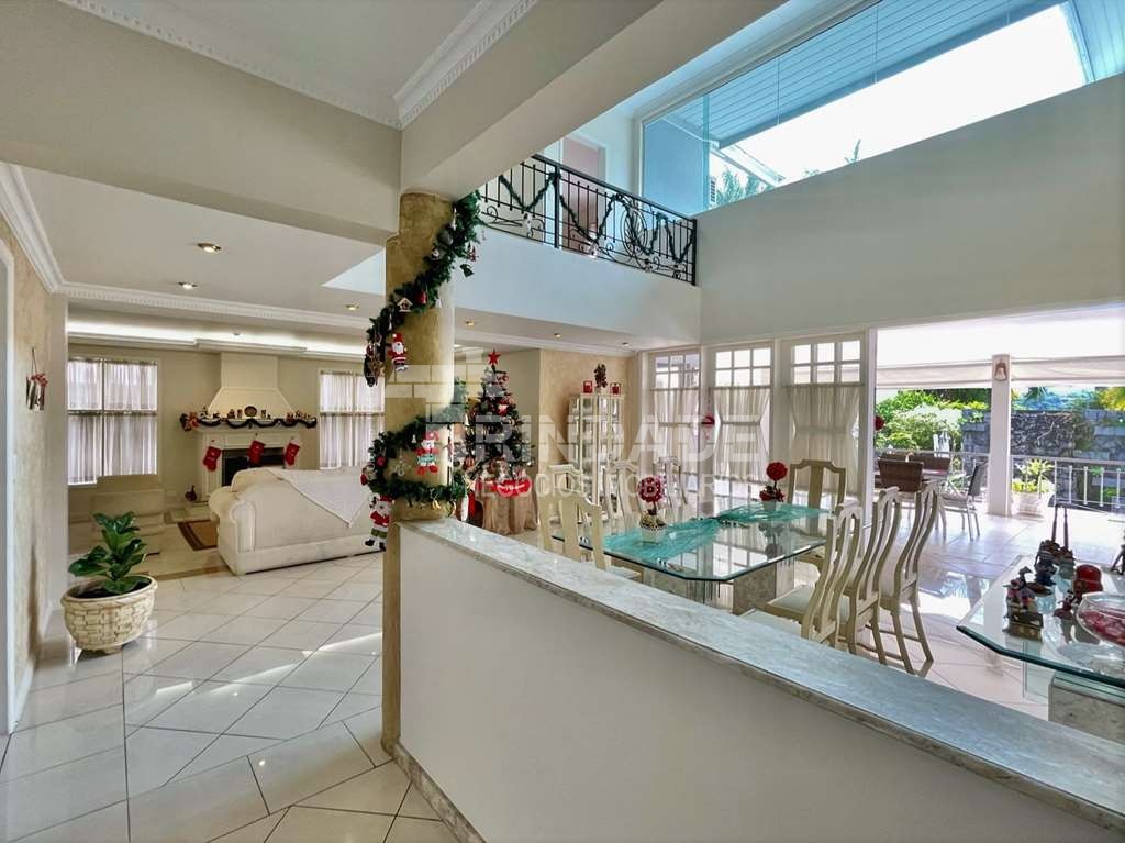 Linda casa com 4 suítes na Granja Viana, foto 6 de 49