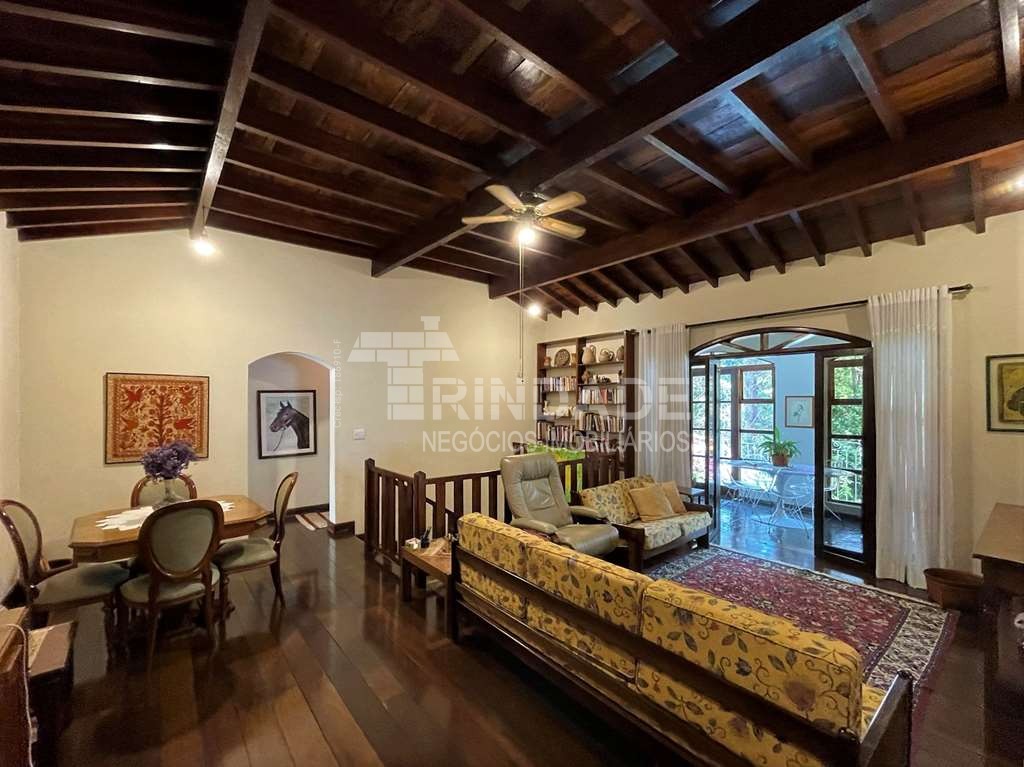 Linda Casa com 4 dormitórios / 2 suíte na Granja Viana, foto 27 de 55