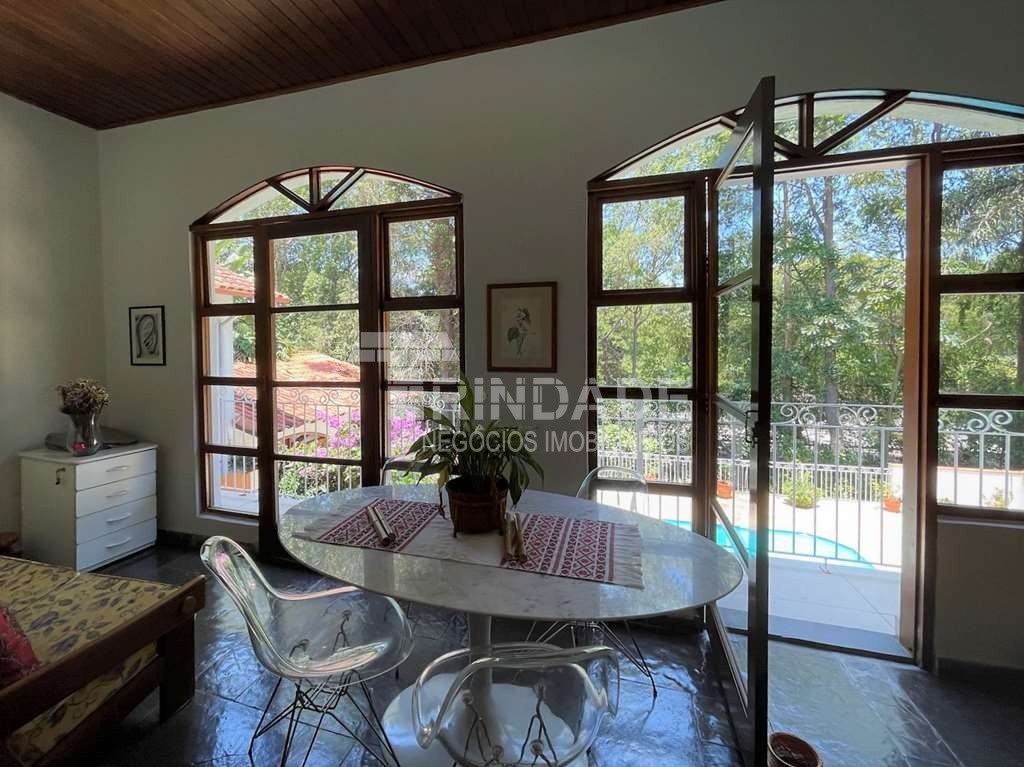 Linda Casa com 4 dormitórios / 2 suíte na Granja Viana, foto 28 de 55