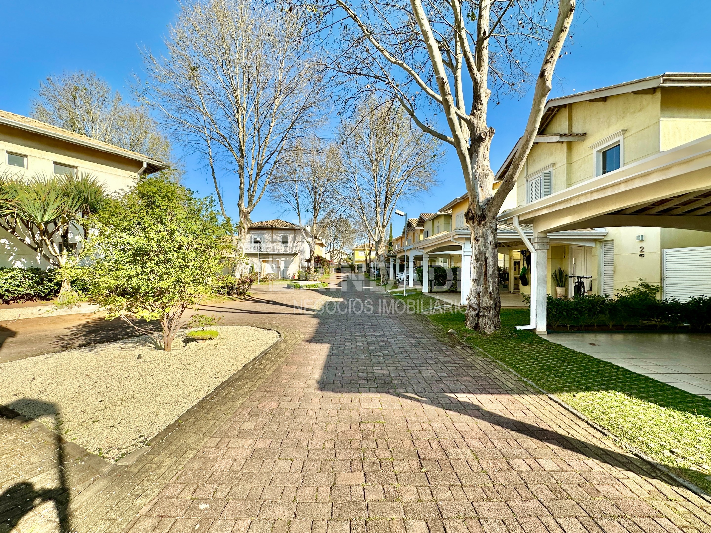 Casa Impecável na Granja Viana com 4 dormitórios / sendo 2 suítes, foto 27 de 51