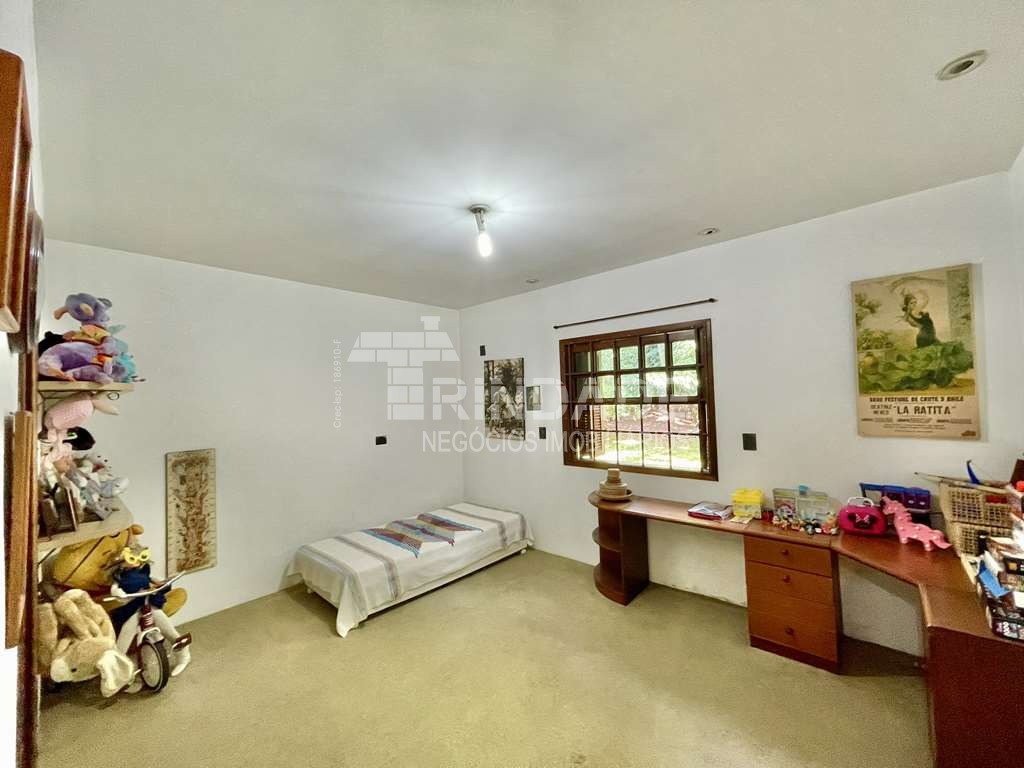 Linda casa com 5 suítes no miolo da Granja Viana, foto 37 de 53