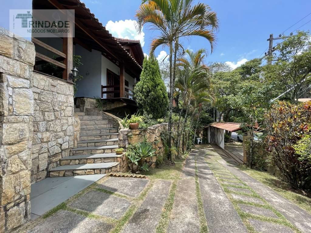 Casa confortável com 6 dormitórios / 1 suíte na Granja Viana, foto 4 de 48