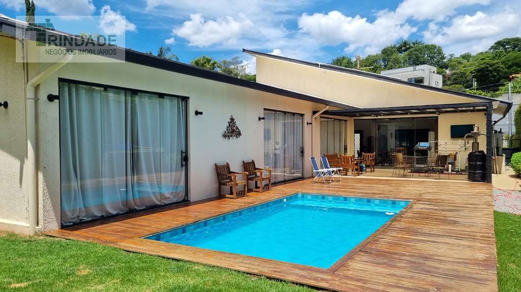 Linda casa térrea com 3 suítes na Granja Viana, foto 15 de 48