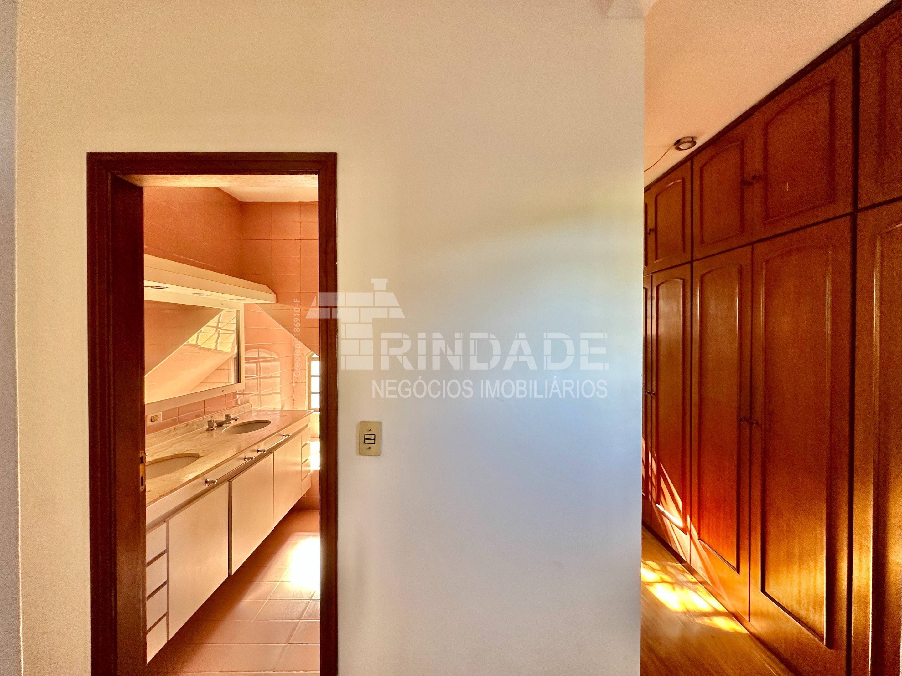 Casa com 4 dormitórios na Granja Viana / 322m², foto 22 de 52