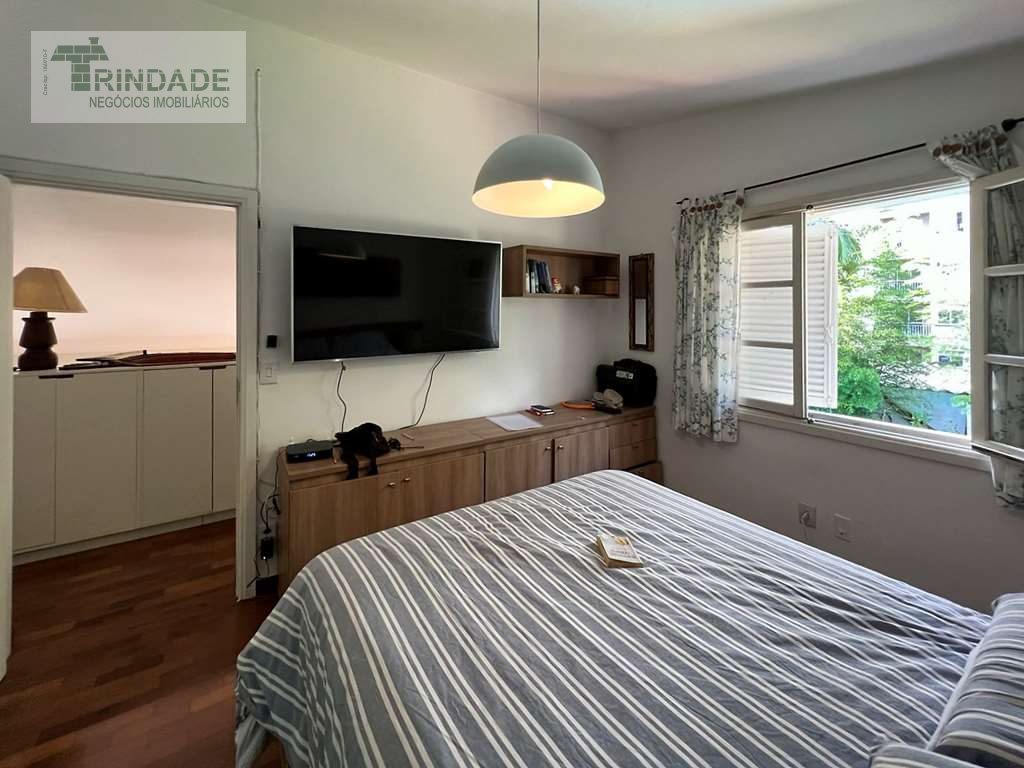 2 casas independentes, porém interligadas! Total de 5 dormitórios / 3 suítes na Granja Viana, foto 29 de 47
