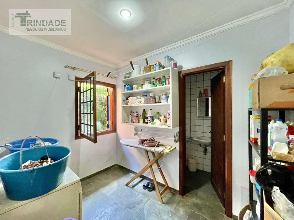2 CASAS no mesmo lote, 6 dormitórios/5 suítes na Granja Viana, foto 25 de 59