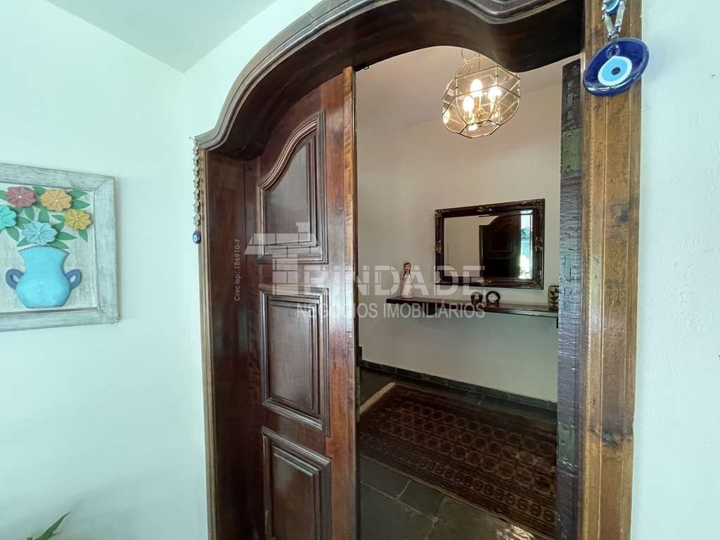 Linda Casa com 4 dormitórios / 2 suíte na Granja Viana, foto 5 de 55