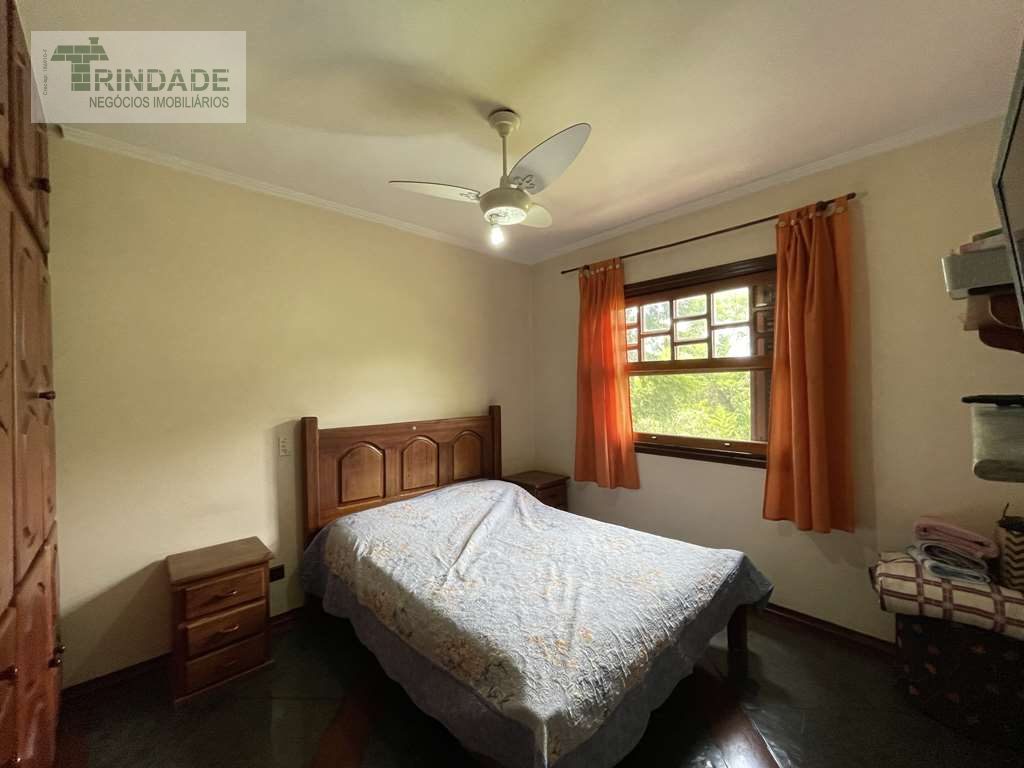 Casa confortável com 6 dormitórios / 1 suíte na Granja Viana, foto 35 de 48