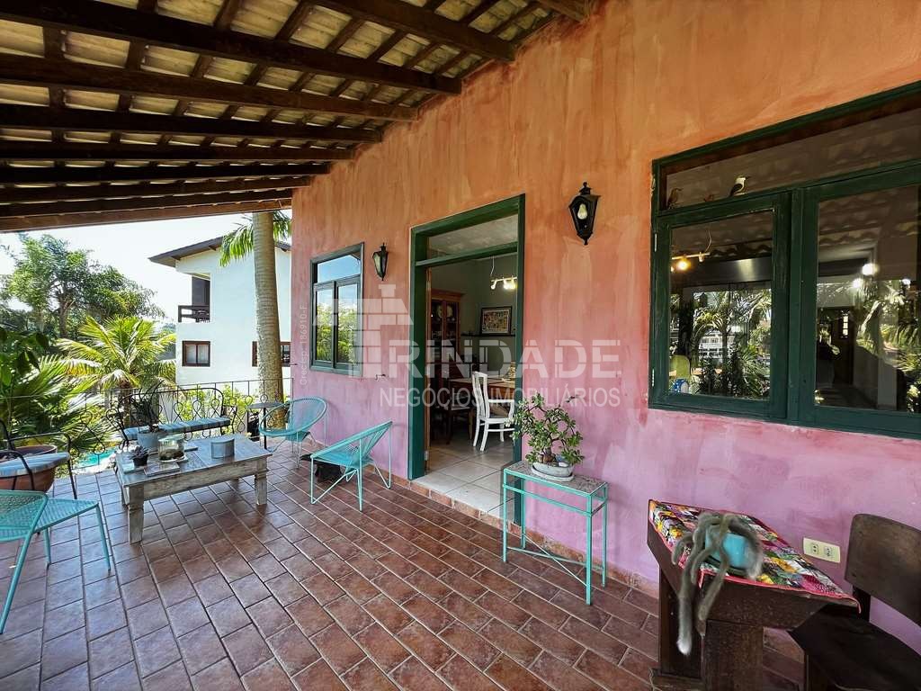 Casa com 5 dormitórios / 2suítes - Rústica e gourmet na Granja Viana, foto 20 de 65