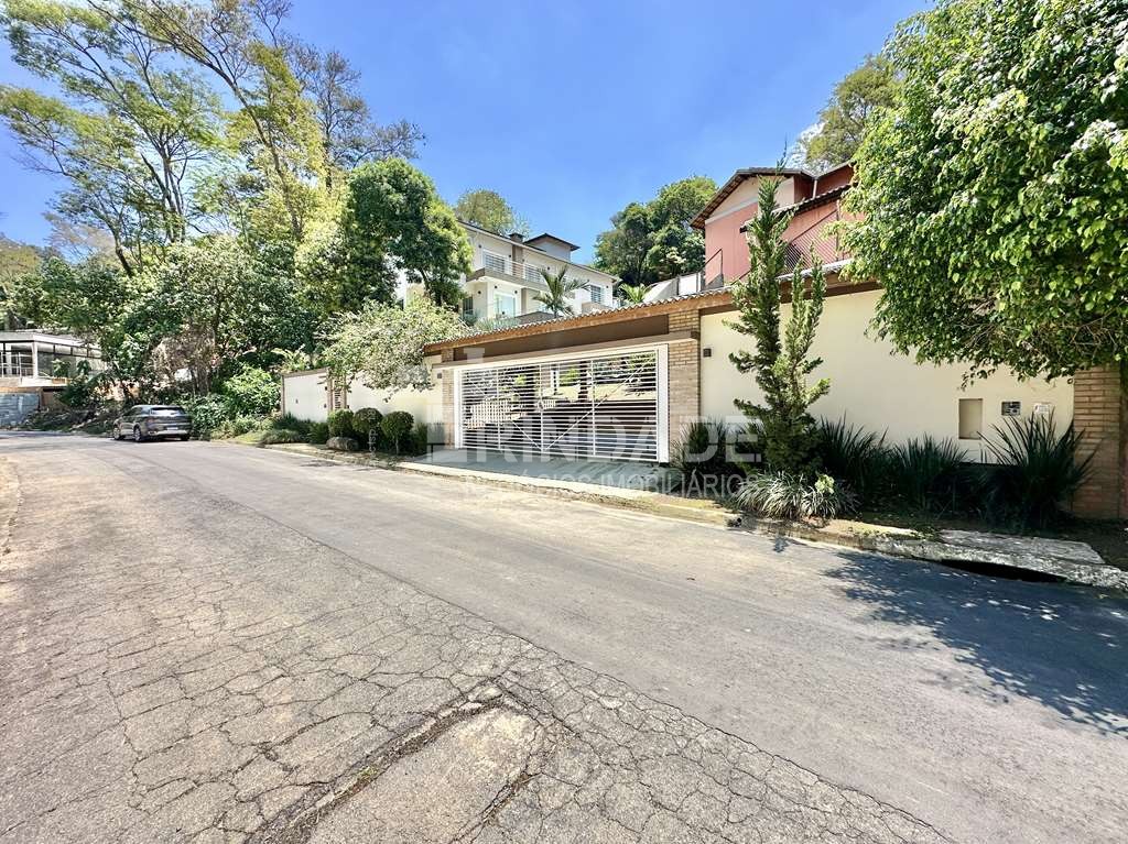 Casa impecável com 4 dormitórios / 3 suítes na Granja Viana, foto 3 de 53