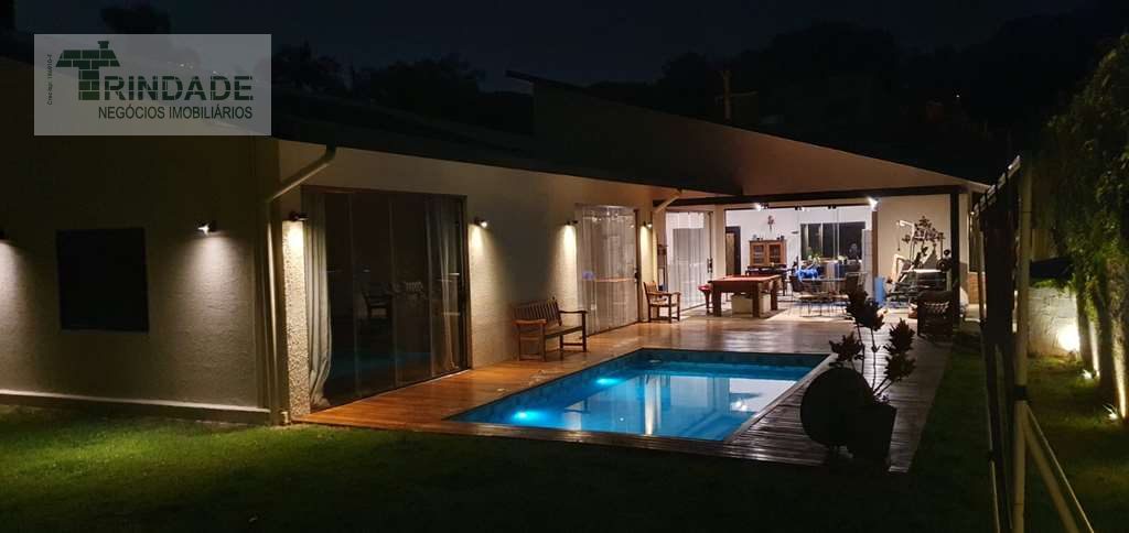 Linda casa térrea com 3 suítes na Granja Viana, foto 46 de 48