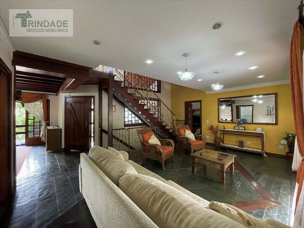 Casa confortável com 6 dormitórios / 1 suíte na Granja Viana, foto 11 de 48