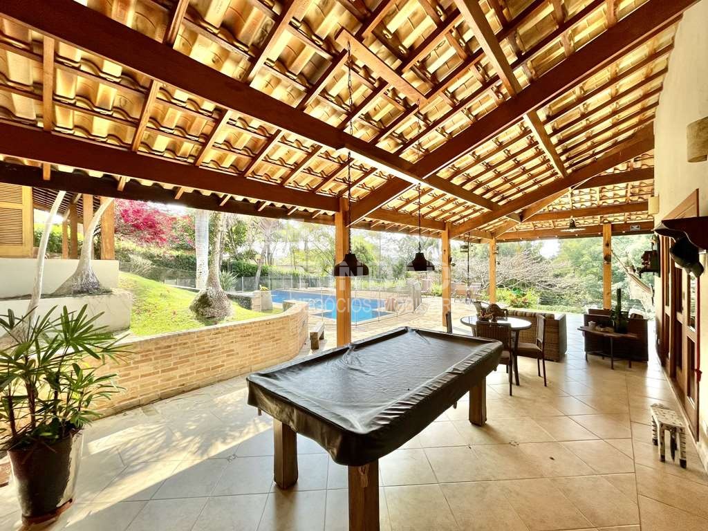 Casa com 4 suítes, piscina e campo de futebol na Granja Viana, foto 13 de 48