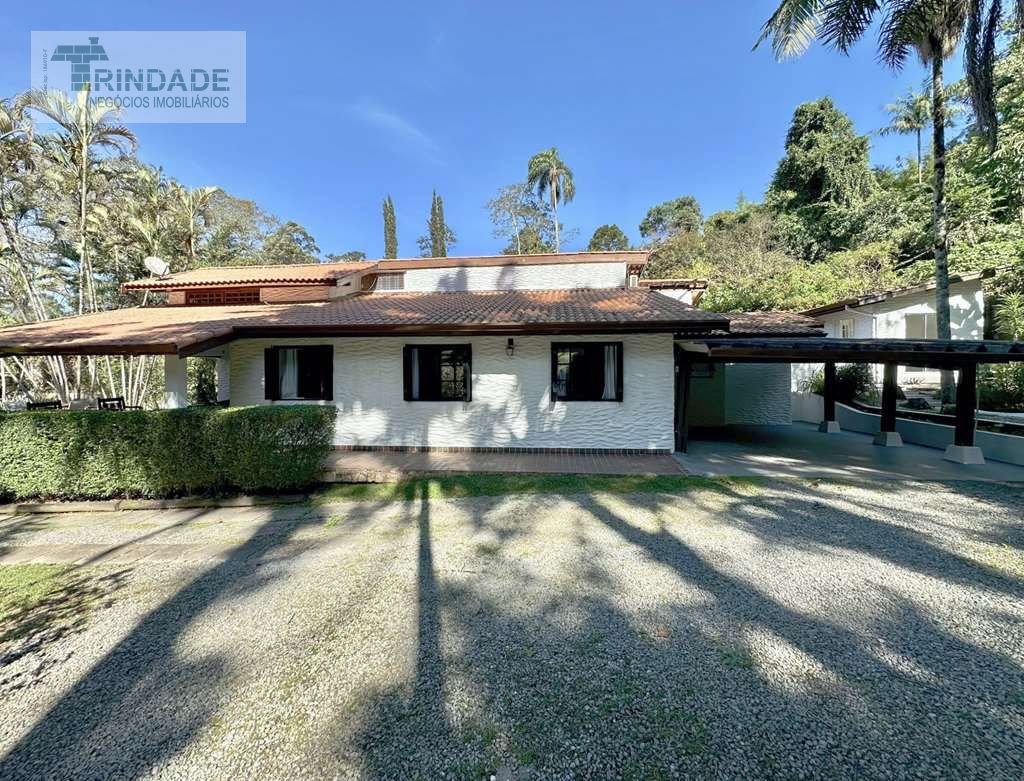 Casa térrea, impecável com 3 dormitórios / 1 suíte na Granja Viana, foto 1 de 50
