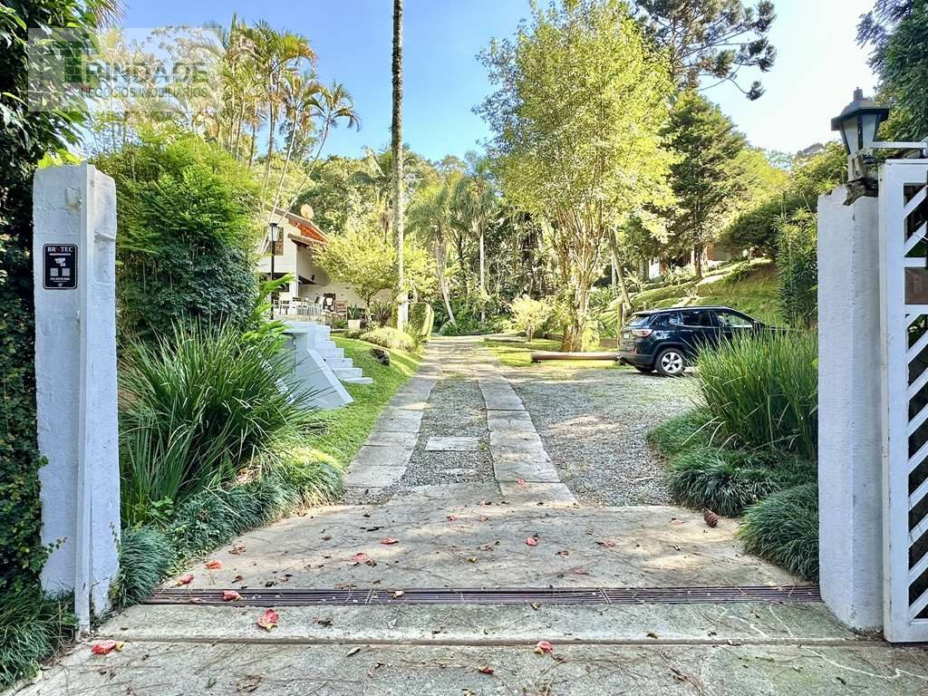 Casa térrea, impecável com 3 dormitórios / 1 suíte na Granja Viana, foto 4 de 50