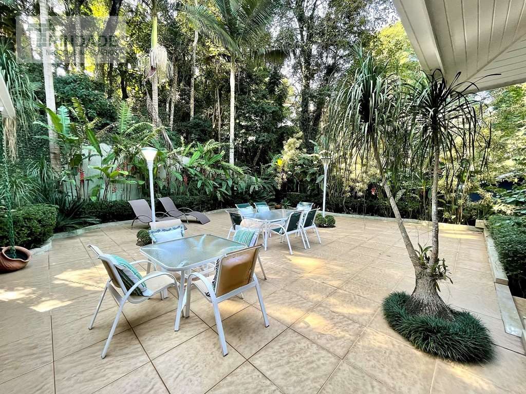 Casa impecável com 4 suítes, foto 32 de 53