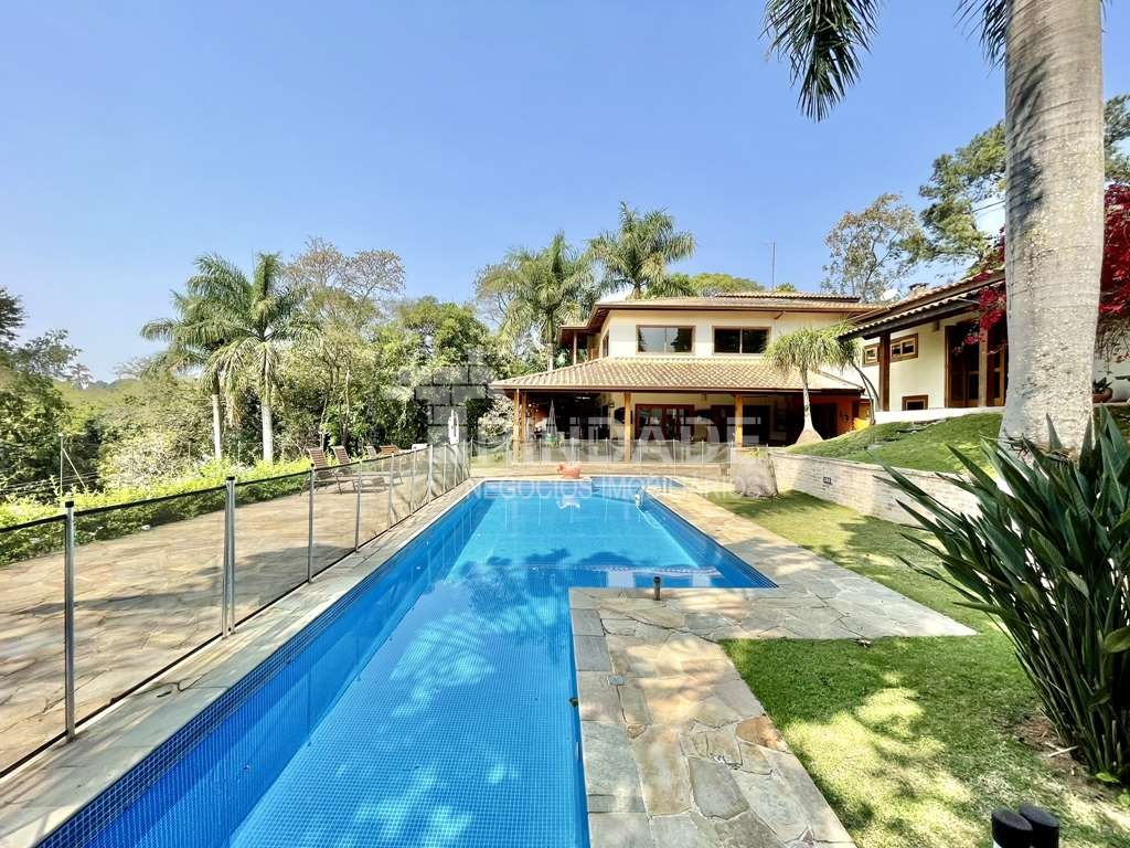 Casa com 4 suítes, piscina e campo de futebol na Granja Viana, foto 6 de 48