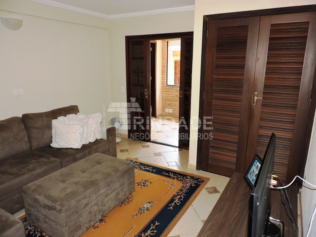 Casa com 5 dormitórios / sendo 3 suítes na Granja Viana por 1.690.000,00, foto 19 de 28