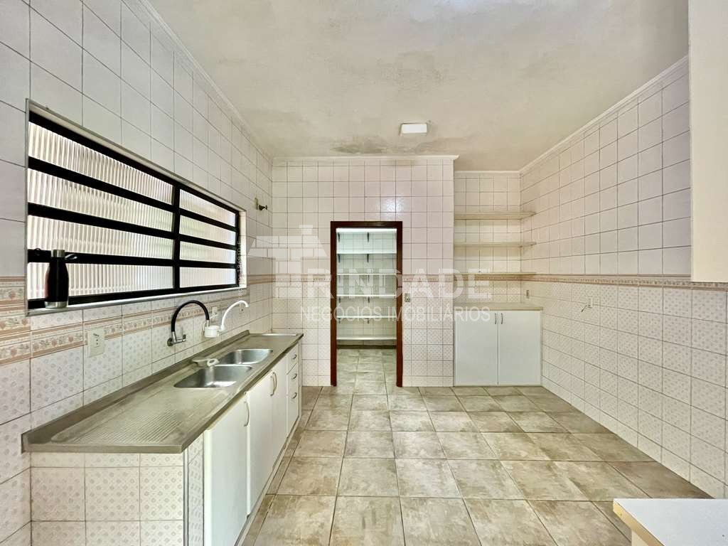 Casa com 5 dormitórios / sendo 2 suítes na Granja Viana, foto 18 de 45