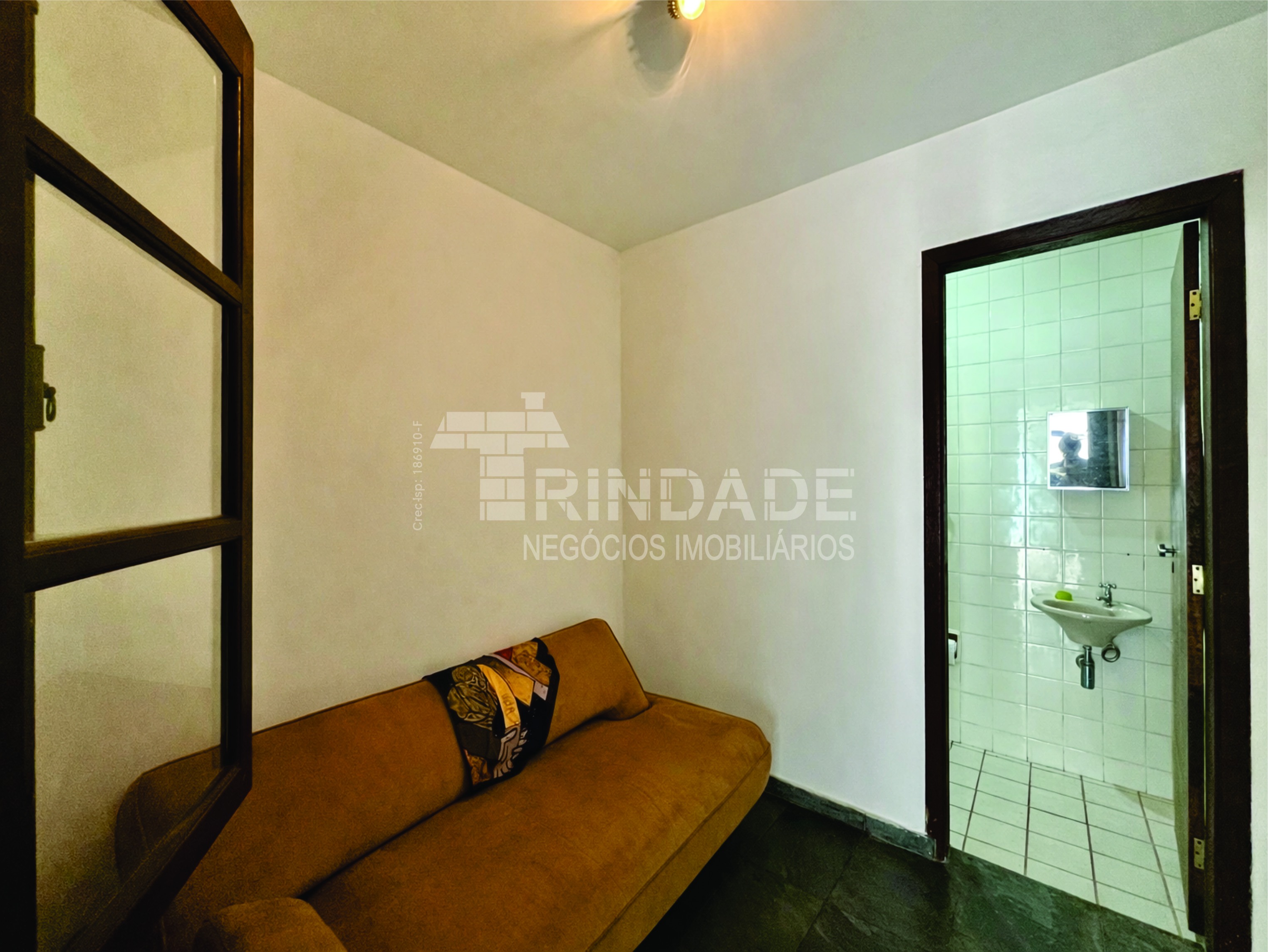 Casa 3 dormitórios / 1suíte. TÉRREA, privacidade, avarandada e piscina na Granja Viana, foto 24 de 47