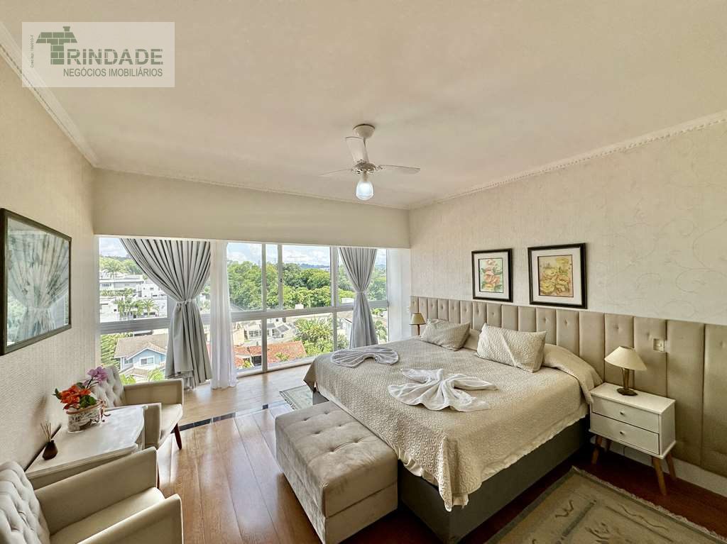 Casa com 5 suítes, elevador panorâmico e piscina na Granja Viana, foto 29 de 60