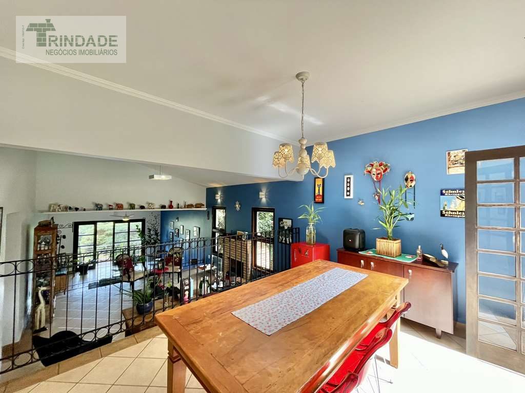 Casa com 4 dormitórios / 2 suíte na Granja Viana, foto 20 de 53