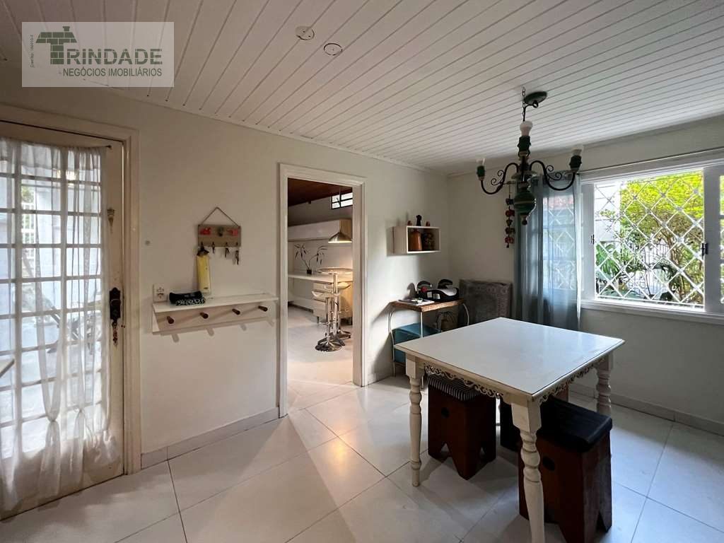 2 casas independentes, porém interligadas! Total de 5 dormitórios / 3 suítes na Granja Viana, foto 39 de 47